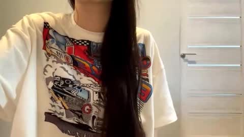 Snapshot of minhblomme chatting on September 21, 5:28 am Emilia online show from September 21, 5:28 am