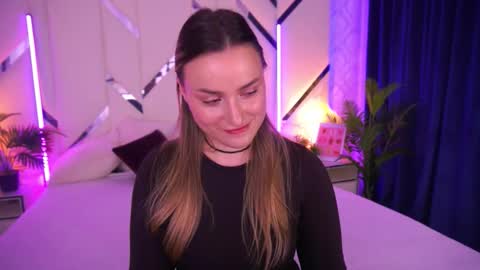 minifox_ online show from November 25, 9:33 am