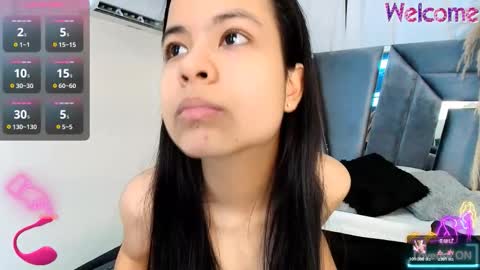 minilove_01 online show from November 12, 12:25 pm