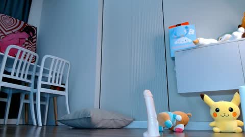 Minji online show from April 15, 2:17 pm