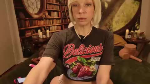 Tessa Rae online show from June 25, 4:23 am