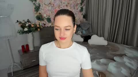 Emma online show from October 15, 7:49 pm