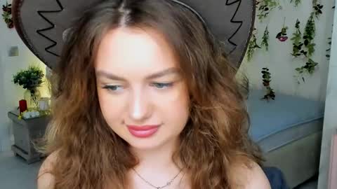 Emma online show from April 16, 8:08 pm