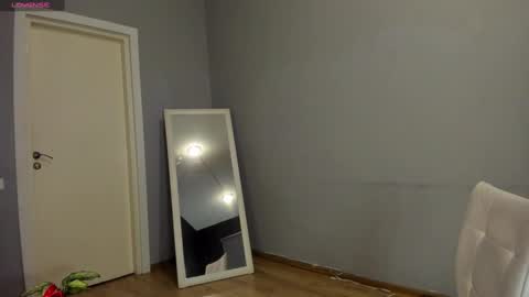 Snapshot of miradiaz chatting on March 9, 1:26 pm Meera online show from March 9, 1:26 pm