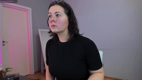 Snapshot of miradiaz chatting on February 25, 12:16 pm Meera online show from February 25, 12:16 pm