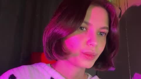 MiraLaPics online show from April 2, 9:23 pm