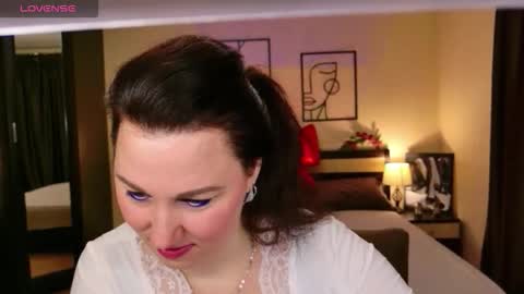 MirandaDyson online show from March 25, 4:10 pm