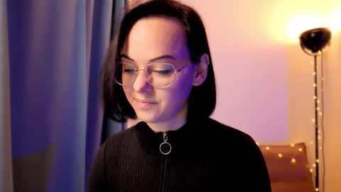 MiraSkyy online show from November 20, 4:30 pm