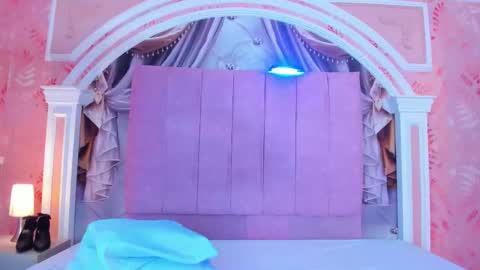 Mishell online show from February 15, 7:51 am