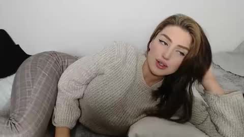 Snapshot of mishymoon chatting on September 11, 8:25 am Elora online show from September 11, 8:25 am
