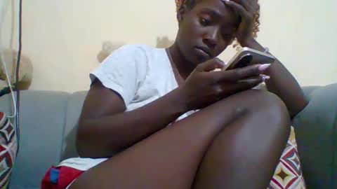 Snapshot of miss_atitude chatting on October 14, 6:21 pm miss_atitude online show from October 14, 6:21 pm