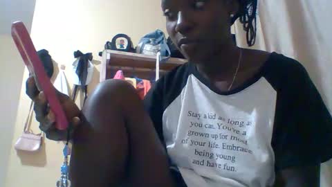 Snapshot of miss_atitude chatting on September 8, 7:13 pm miss_atitude online show from September 8, 7:13 pm