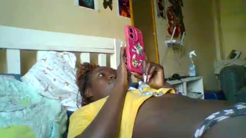 Snapshot of miss_atitude chatting on October 16, 4:26 am miss_atitude online show from October 16, 4:26 am