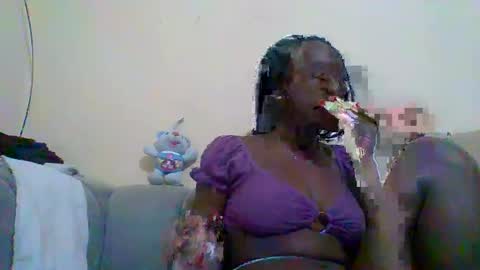 Snapshot of miss_atitude chatting on September 19, 4:33 am miss_atitude online show from September 19, 4:33 am