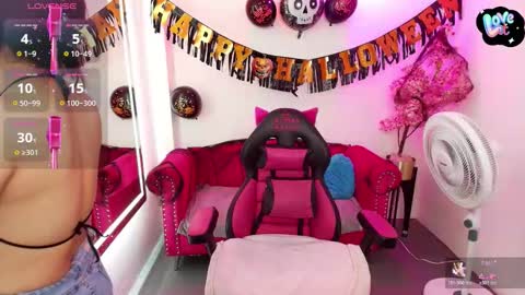 Melanie online show from November 3, 12:31 pm