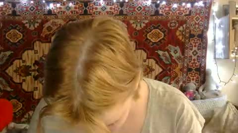 Elis online show from June 3, 2:33 pm