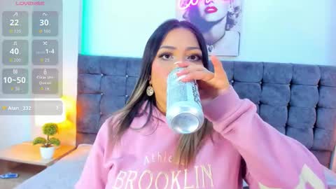 miss_horney online show from February 1, 5:01 pm