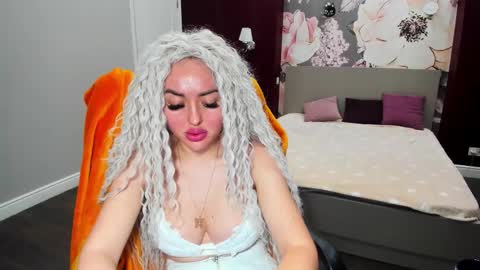 miss_kiten online show from September 17, 10:41 pm