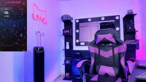 Miss Kittyn online show from October 9, 1:10 am