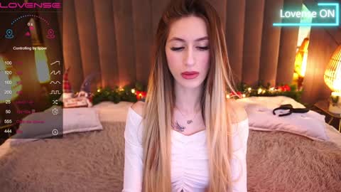 Snapshot of miss_martini chatting on January 14, 7:17 am online show from January 14, 7:17 am