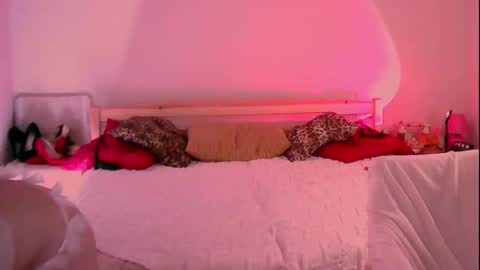 Snapshot of miss_mimys chatting on March 7, 10:43 pm Nicol online show from March 7, 10:43 pm