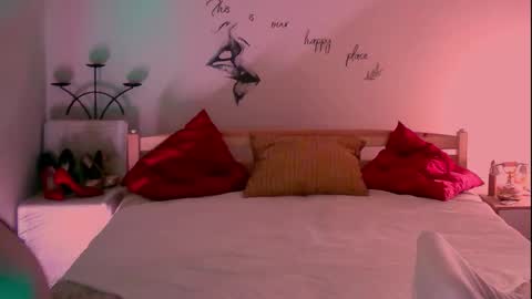 Snapshot of miss_mimys chatting on October 16, 11:40 pm Nicol online show from October 16, 11:40 pm