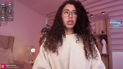 Snapshot of miss_sidney chatting on October 20, 1:03 pm Amy Olivera online show from October 20, 1:03 pm