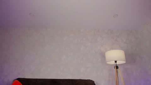 Spider girl Help me reach 10 likes online show from October 16, 10:18 am