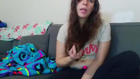 Snapshot of miss_sunshine01 chatting on October 28, 2:34 pm Bella online show from October 28, 2:34 pm