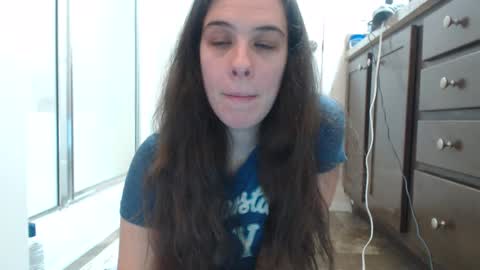 Snapshot of miss_sunshine01 chatting on December 22, 1:55 am Bella online show from December 22, 1:55 am