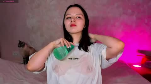 JULIE online show from April 15, 10:05 am