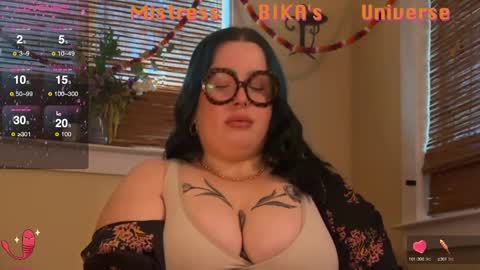 Snapshot of missbika chatting on March 1, 11:26 pm Miss Bika online show from March 1, 11:26 pm