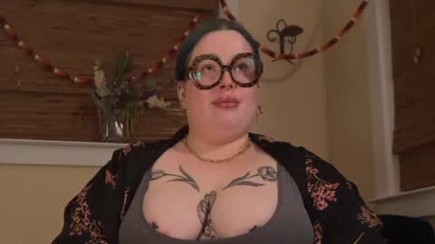 Snapshot of missbika chatting on March 6, 9:58 am Miss Bika online show from March 6, 9:58 am