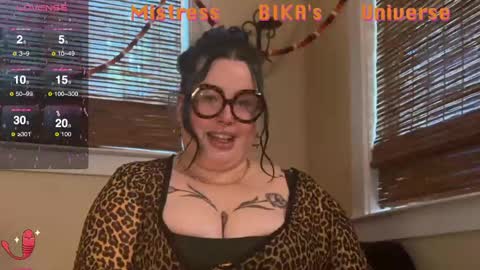 Snapshot of missbika chatting on February 27, 8:42 pm Miss Bika online show from February 27, 8:42 pm