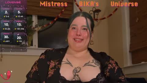 Snapshot of missbika chatting on February 28, 8:20 am Miss Bika online show from February 28, 8:20 am