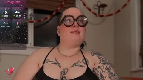 Snapshot of missbika chatting on February 23, 6:22 am Miss Bika online show from February 23, 6:22 am