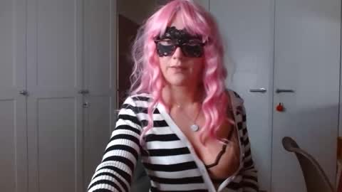 misscindysin online show from January 8, 4:00 pm