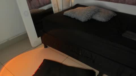 Snapshot of missdahlia_ chatting on September 16, 1:52 pm dahlia online show from September 16, 1:52 pm