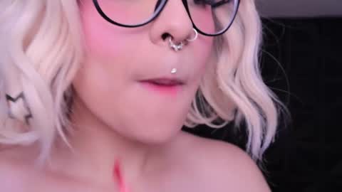 Snapshot of misselektra__ chatting on March 7, 3:51 am ELEKTRA online show from March 7, 3:51 am