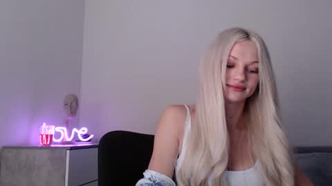 EMMA online show from December 17, 8:35 pm