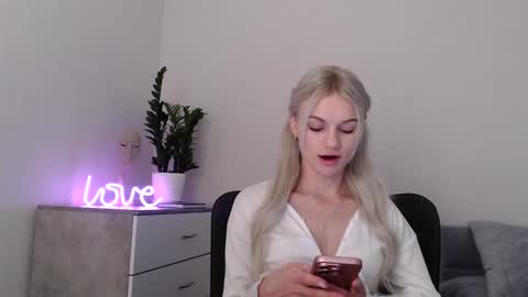 EMMA online show from February 3, 8:24 pm