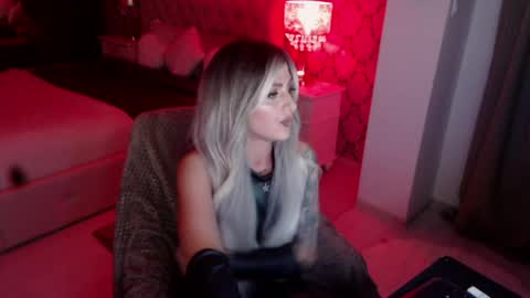 MissJenny7 online show from April 3, 9:46 pm