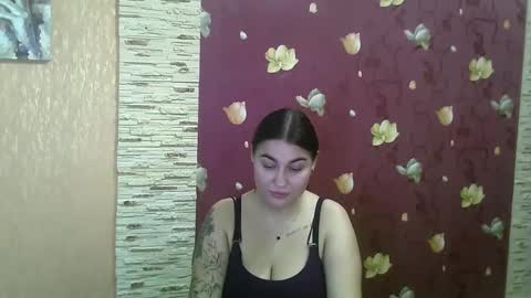 Snapshot of misskiss878 chatting on February 14, 12:51 am Lisa online show from February 14, 12:51 am