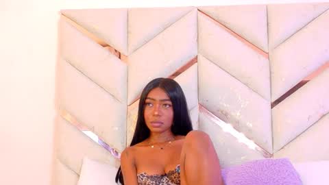 lyly  independient model online show from March 6, 5:08 pm