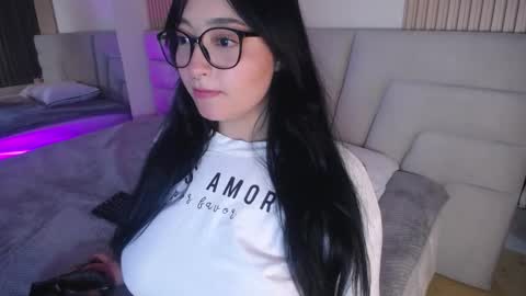 Miss Loise online show from November 18, 5:19 am