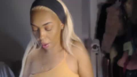 kourtn3ylov3  twitter online show from February 17, 5:29 am