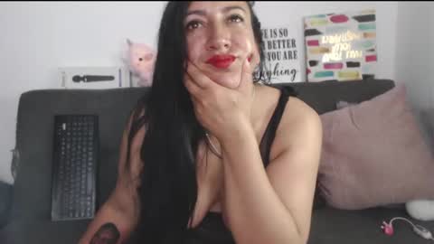 Snapshot of misslucyy1 chatting on January 9, 8:33 pm luccy online show from January 9, 8:33 pm