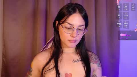 missmariana_ online show from December 17, 1:11 am