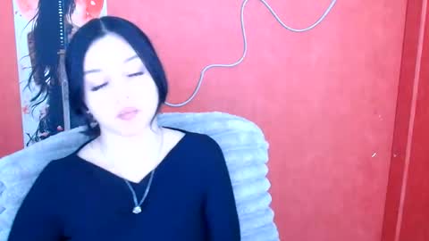 Mia online show from March 6, 12:44 pm