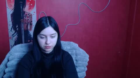 Mia online show from February 24, 1:10 pm